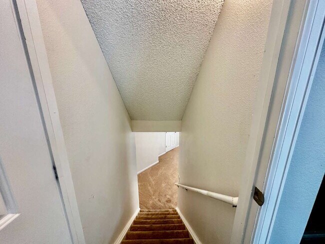 Building Photo - "Charming 3-Bed Highlands Ranch Home with ...