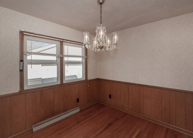 Building Photo - 3243 38th Ave