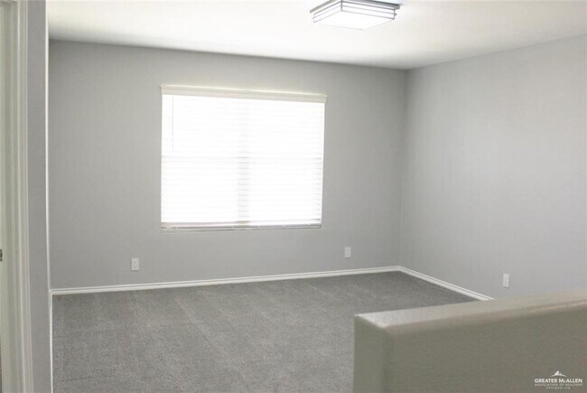 Building Photo - 2536 S Links Dr