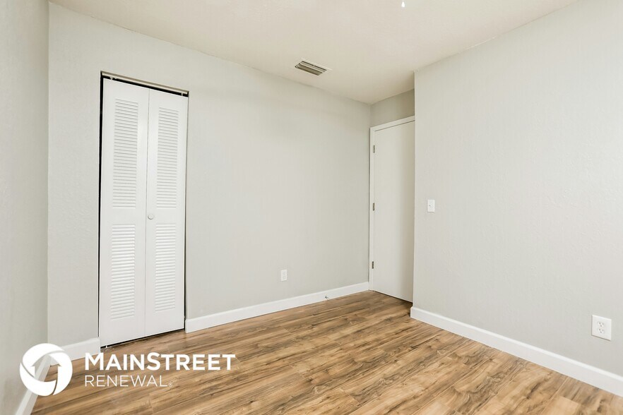 Building Photo - 261 Dogwood Ave