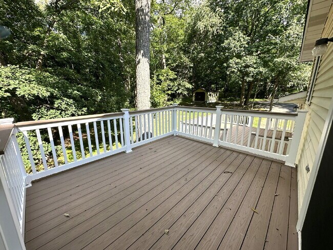 Building Photo - 3-Bedroom Split Level in Peaceful Wooded Setting