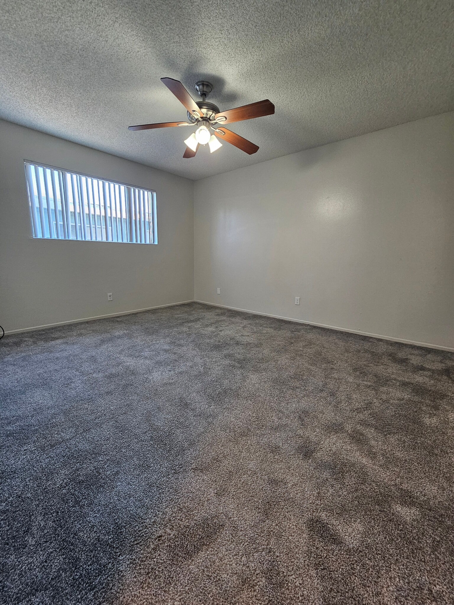 Building Photo - 1135 W I St