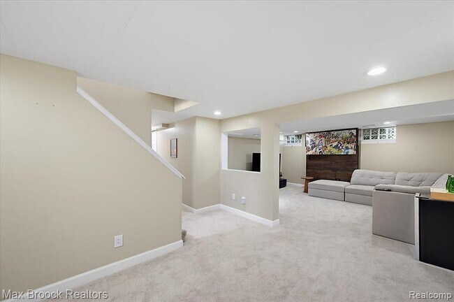 Building Photo - 303 Midland Blvd