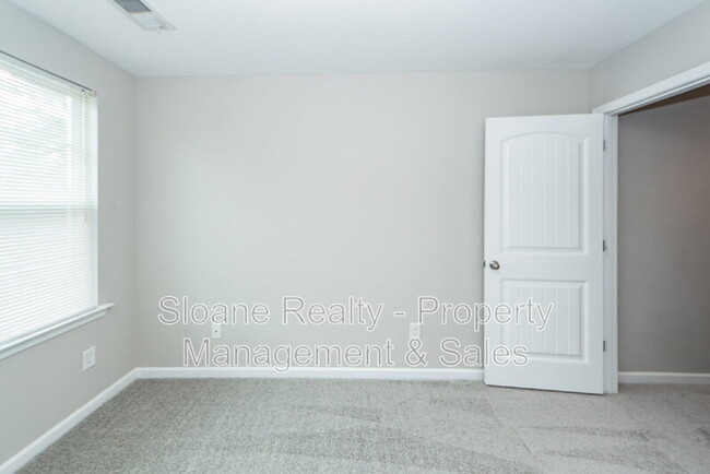 Building Photo - 522 Truman Dr