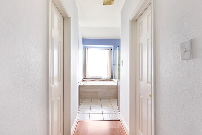 Building Photo - 18418 Hot Creek Ct