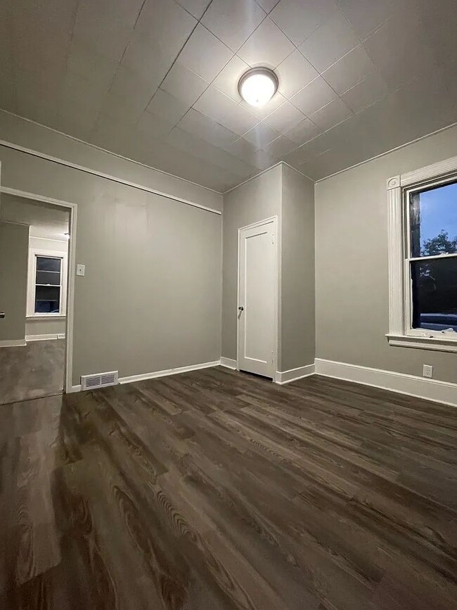 Building Photo - Charming 5 Bedroom Home for Rent!