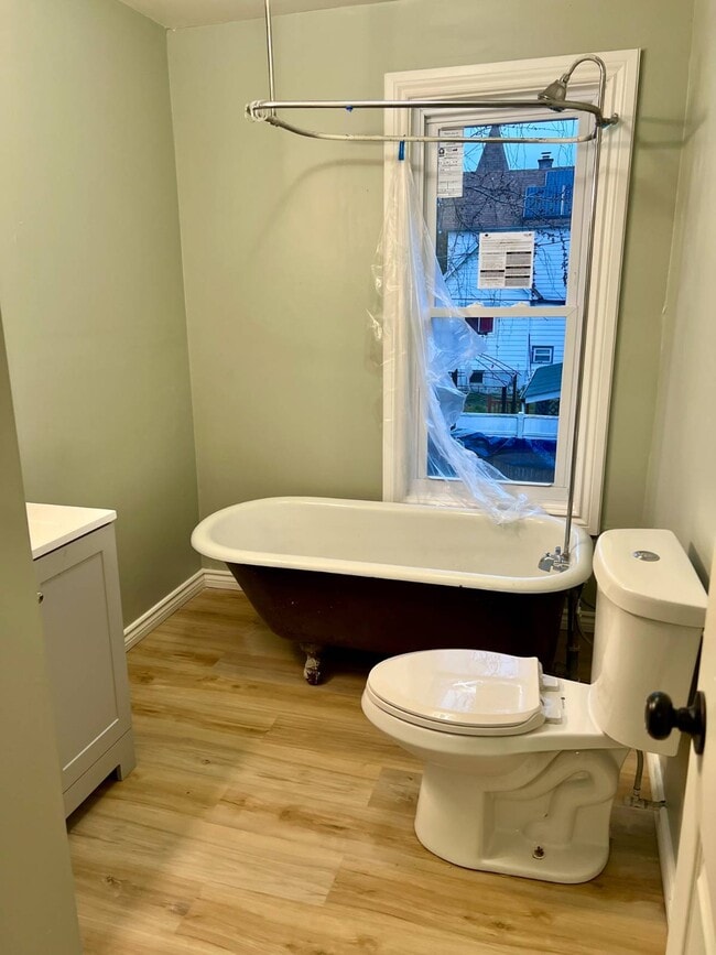 Building Photo - 19 Bunn St