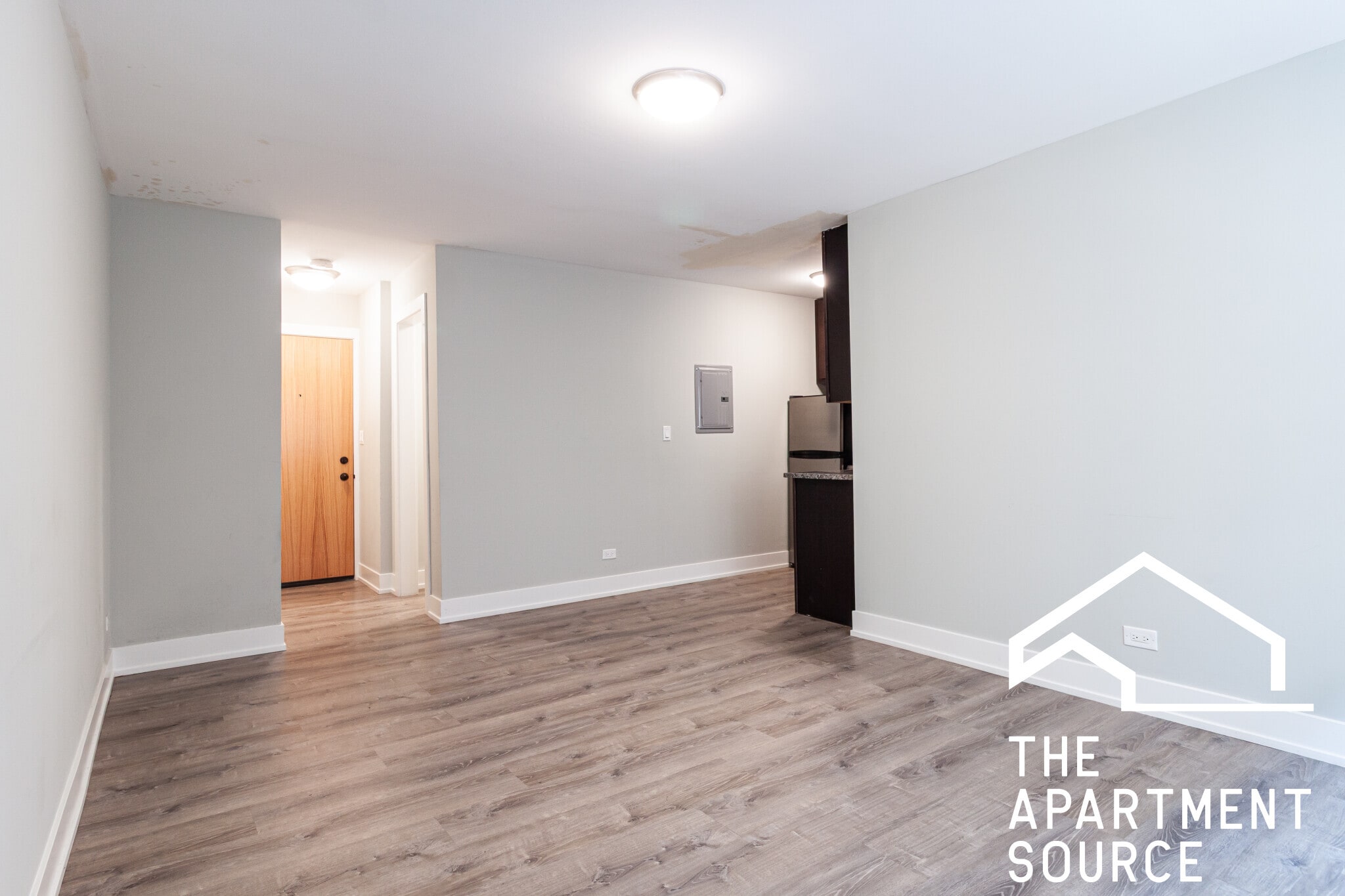 Building Photo - 529 W Surf St