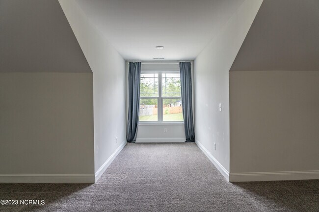 Building Photo - 176 Enfield Dr