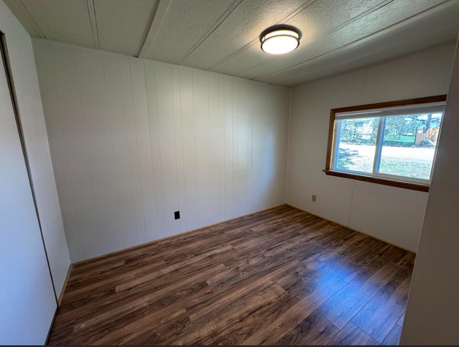 Building Photo - 327 Canyon Cir