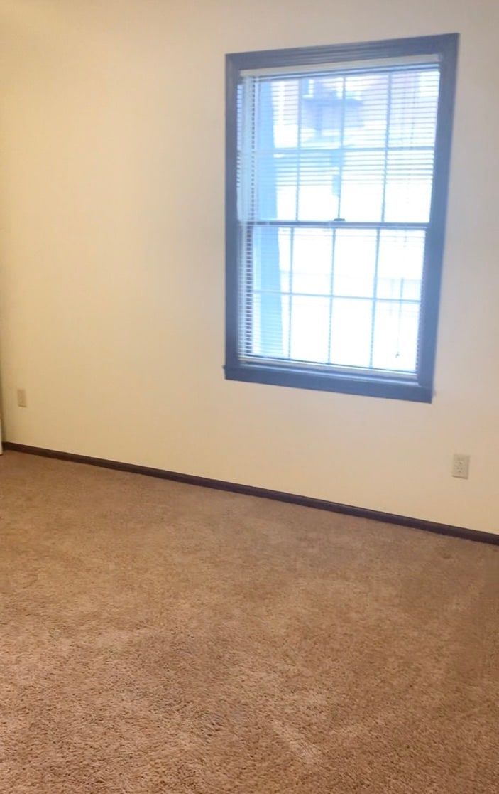 Building Photo - 1100 W High St