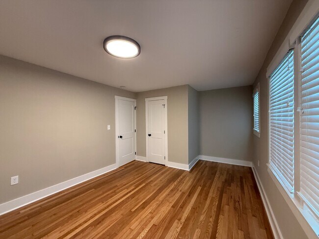 Building Photo - 1214 Catawba St