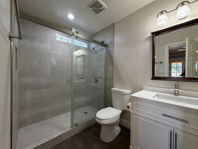 Building Photo - 5337 E Thunderbird Rd