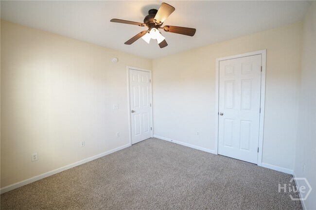 Building Photo - 660 Canyon Oak Loop
