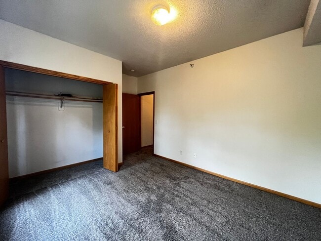 Building Photo - $1,325 | 2 Bedroom, 2 Bathroom Apartment |...