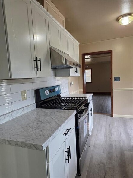 Building Photo - 421 Springside Dr