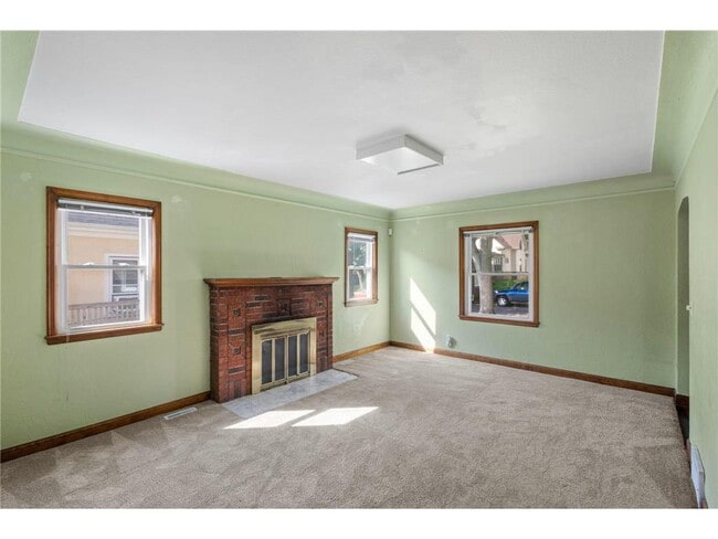 Building Photo - 2500 N Thomas Ave