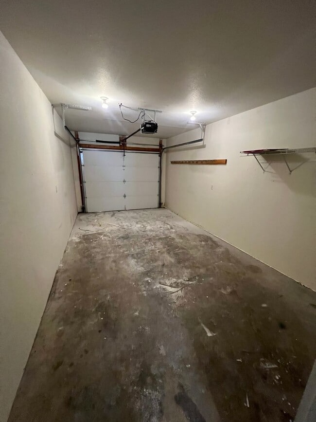 Building Photo - 4913-4915-4915 Kirk Hill Rd