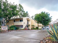Building Photo - Amazing 2Bd/2Ba with 2 parking spaces, con...