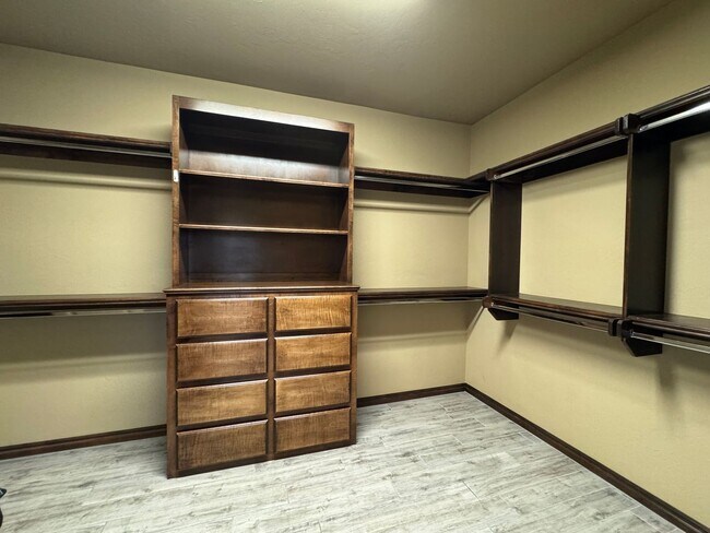 Building Photo - 8294 SE 90th St