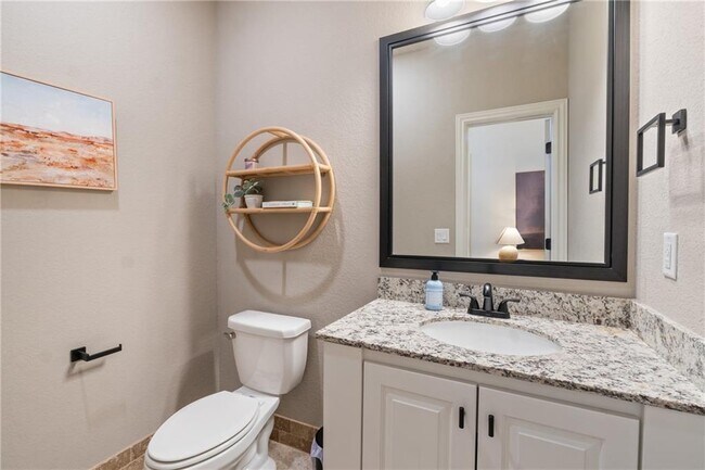 Building Photo - 5702 S 60th Pl