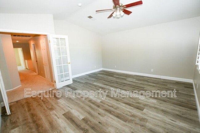Building Photo - 508 Via Marquesa