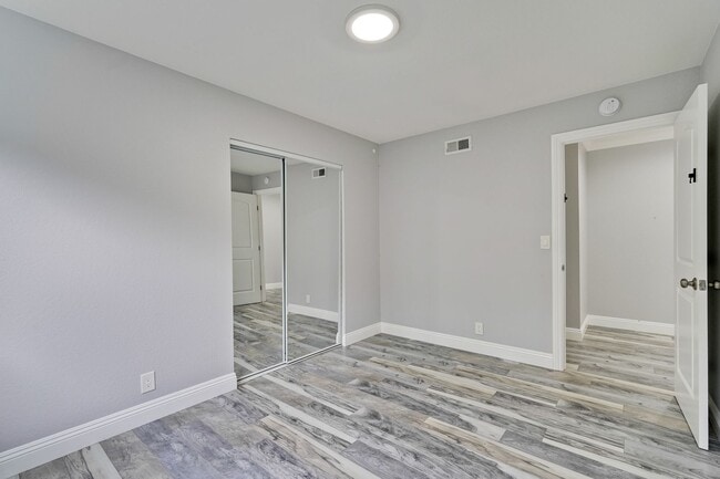 Building Photo - Stunning Single Family Home