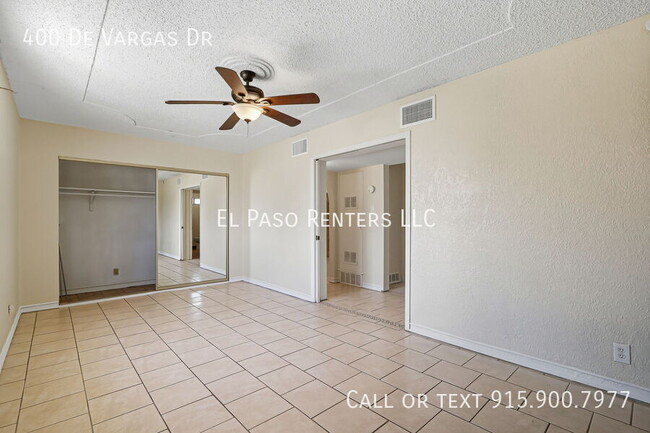 Building Photo - 400 De Vargas Dr