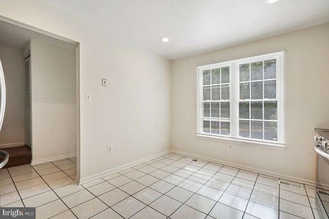 Building Photo - 3908 Ferrara Dr