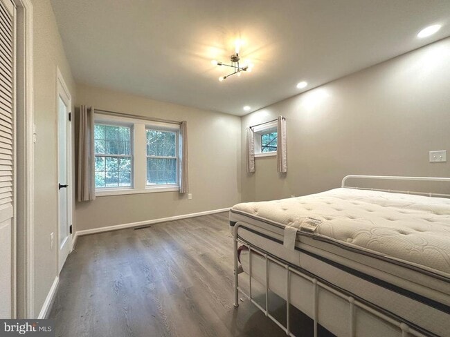 Building Photo - 4409 Beechwood Rd