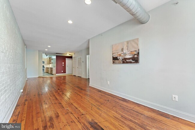 Building Photo - 28 E Patrick St
