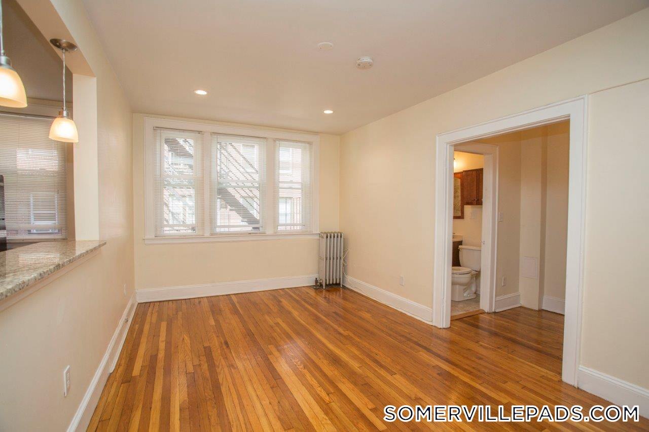 Building Photo - 136 Highland Ave