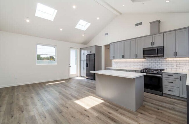 Building Photo - H012-KENWATER