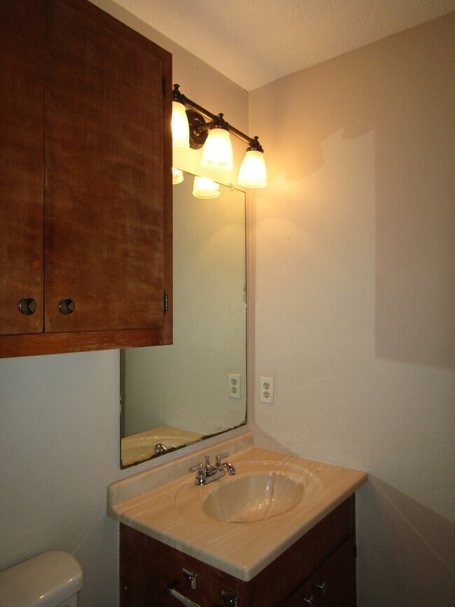 Building Photo - 812 Ramble Ln