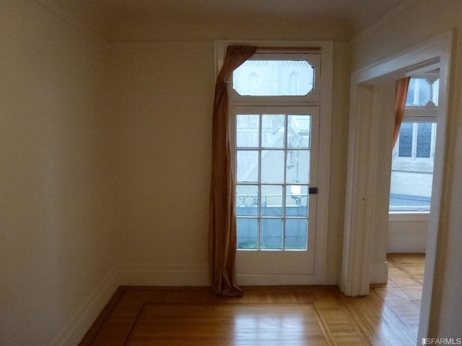 Building Photo - 1111 Jones St