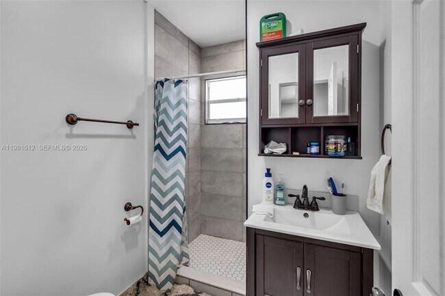 Building Photo - 3055 NW 23rd Ave