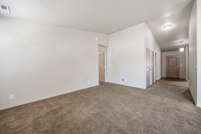 Building Photo - 3 bed 2 bath Rancher, Landings Community, CDA