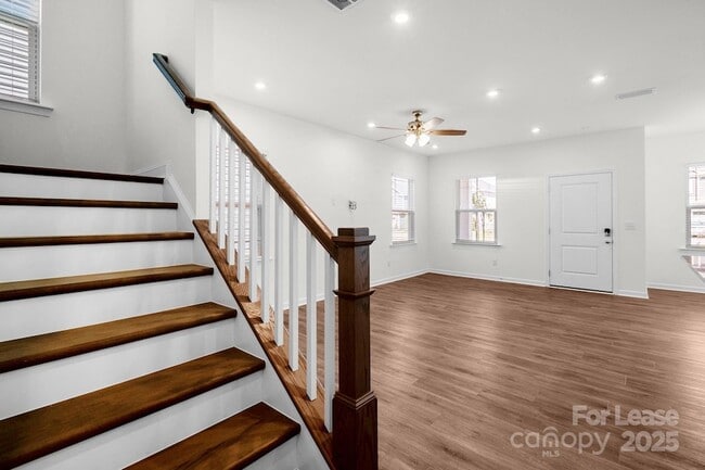 Building Photo - 14028 Penbury Ln