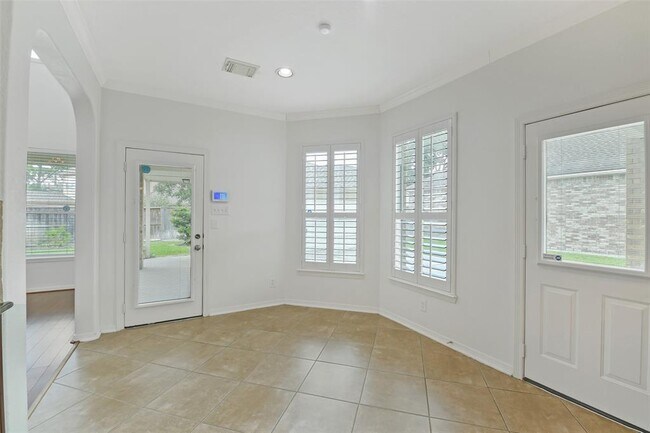 Building Photo - 20419 Windrose Bend Dr