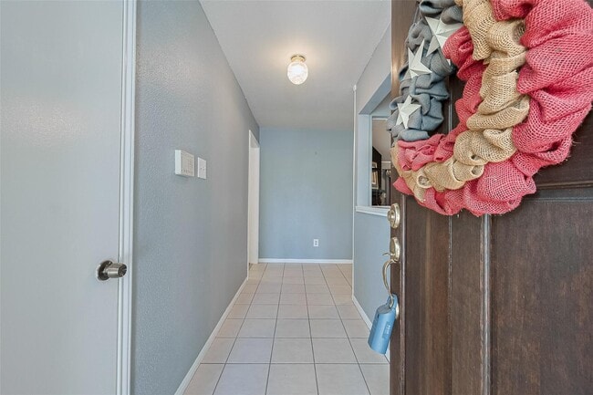 Building Photo - 2762 Foliage Green Dr