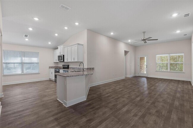 Building Photo - 14 Reston Pl