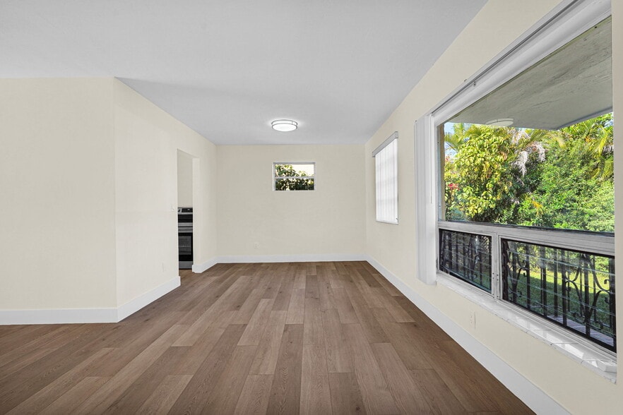 Building Photo - 135 NW 48th Ct