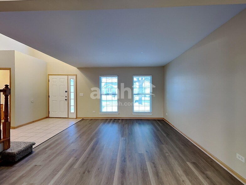 Building Photo - 20863 Brentwood Ct