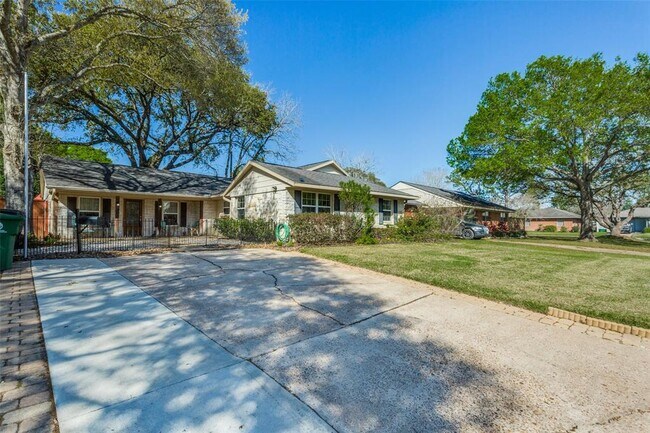 Building Photo - 4306 Benning Dr