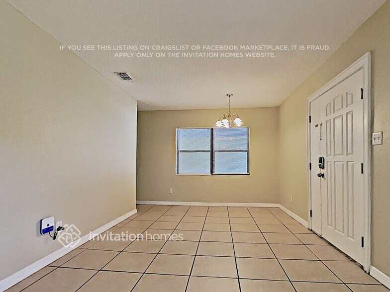 Building Photo - 3013 Touraine Ave