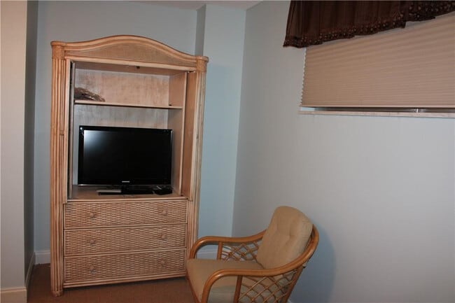 Building Photo - 750 N Ocean Blvd