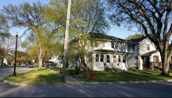 Building Photo - 1143 8th St N