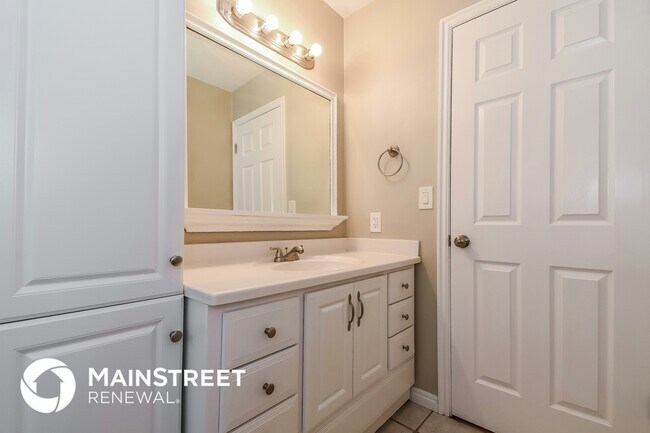 Building Photo - 938 S 200 E