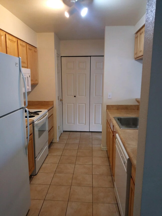 Primary Photo - Spacious 2 bedroom in great community