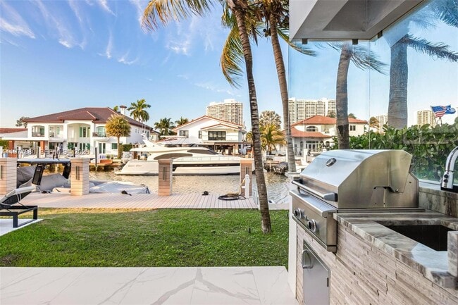 Building Photo - 3367 NE 168th St